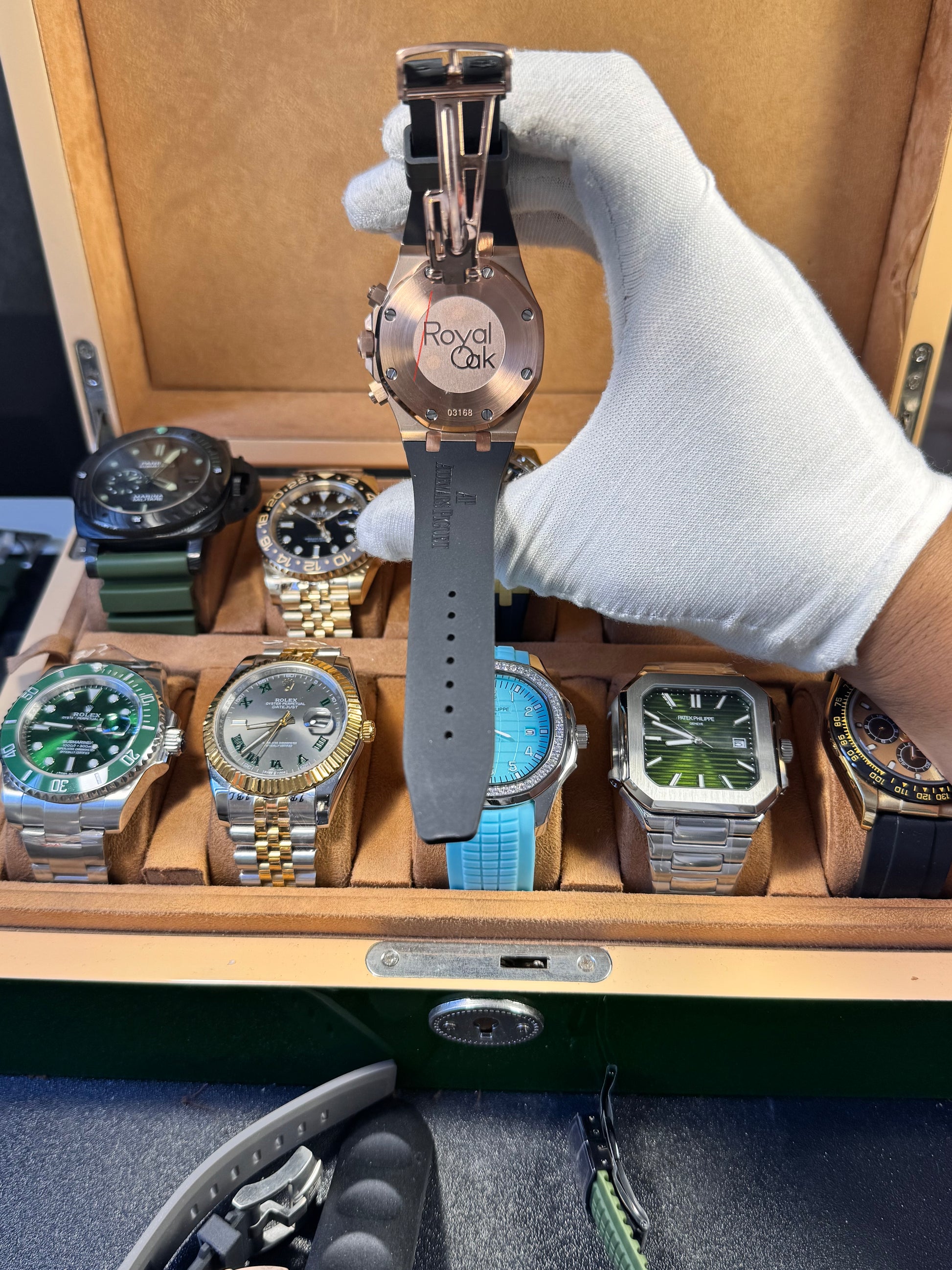 AUDEMARS PIGUET ROYAL OAK ROSE GOLD CASE WITH DIAMONDS