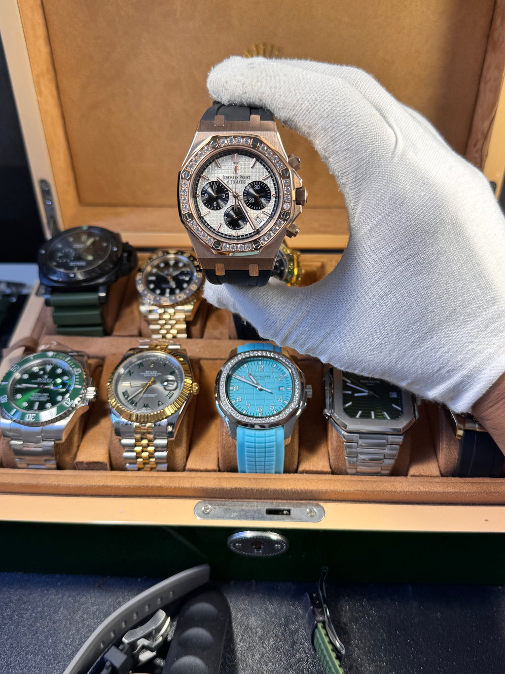 AUDEMARS PIGUET ROYAL OAK ROSE GOLD CASE WITH DIAMONDS